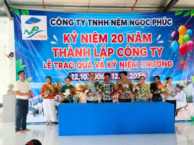 01 ky niem 20 nam ngoc phuc cushion sgw