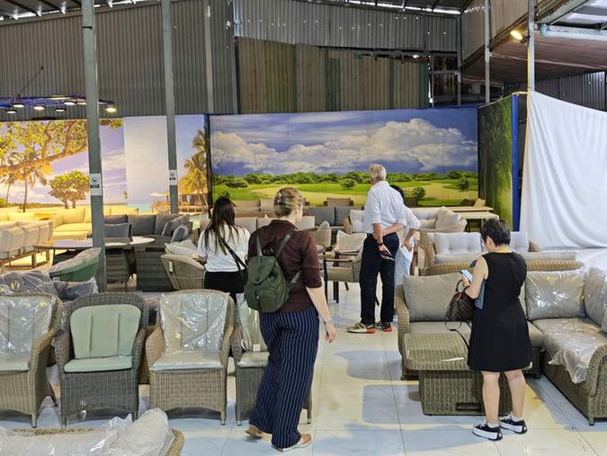 Ngoc Phuc Cushion 20th Anniversary: 20 Years of Building the Foundation with Saigon Wicker 8 International customers visiting Saigon Wicker factory and showroom